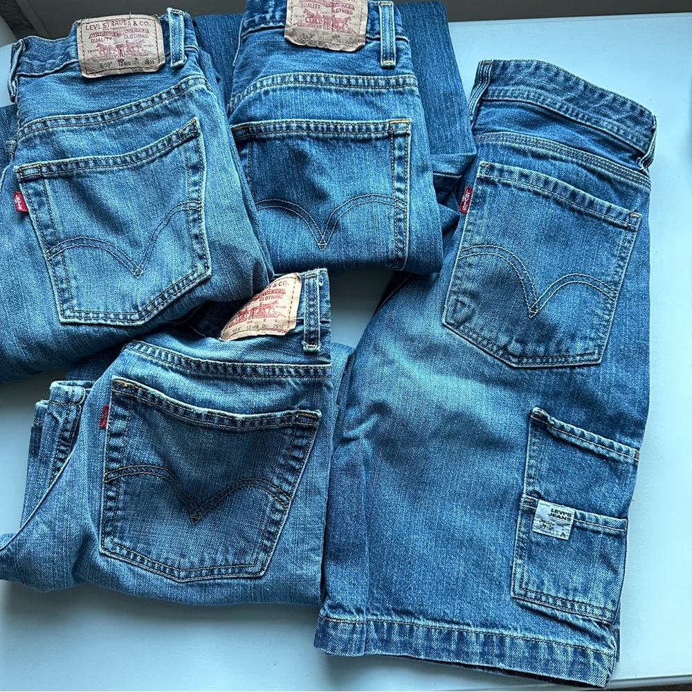 Levi’s bundle boys